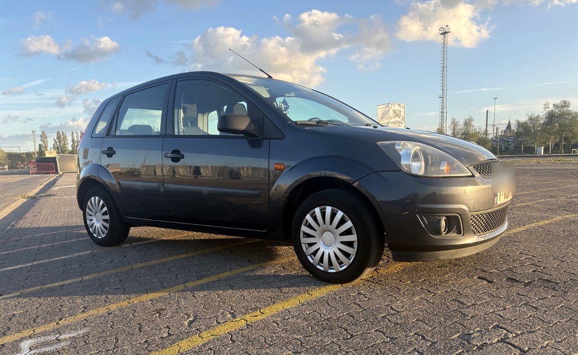 Ford fiesta 1.4i airco gekeurd voor verkoop met carpass, Autos, Achat, Vitres électriques, Particulier, Fiësta
