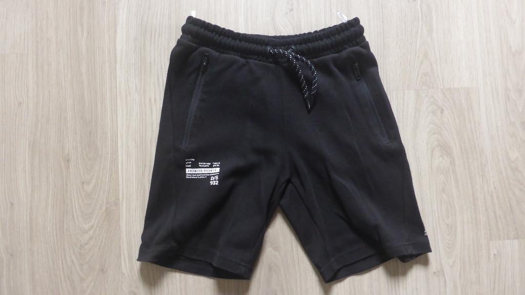 Zwarte short 140 C&A, Kinderen en Baby's, Kinderkleding | Maat 140, Broek, Gebruikt, C&A, Ophalen of Verzenden