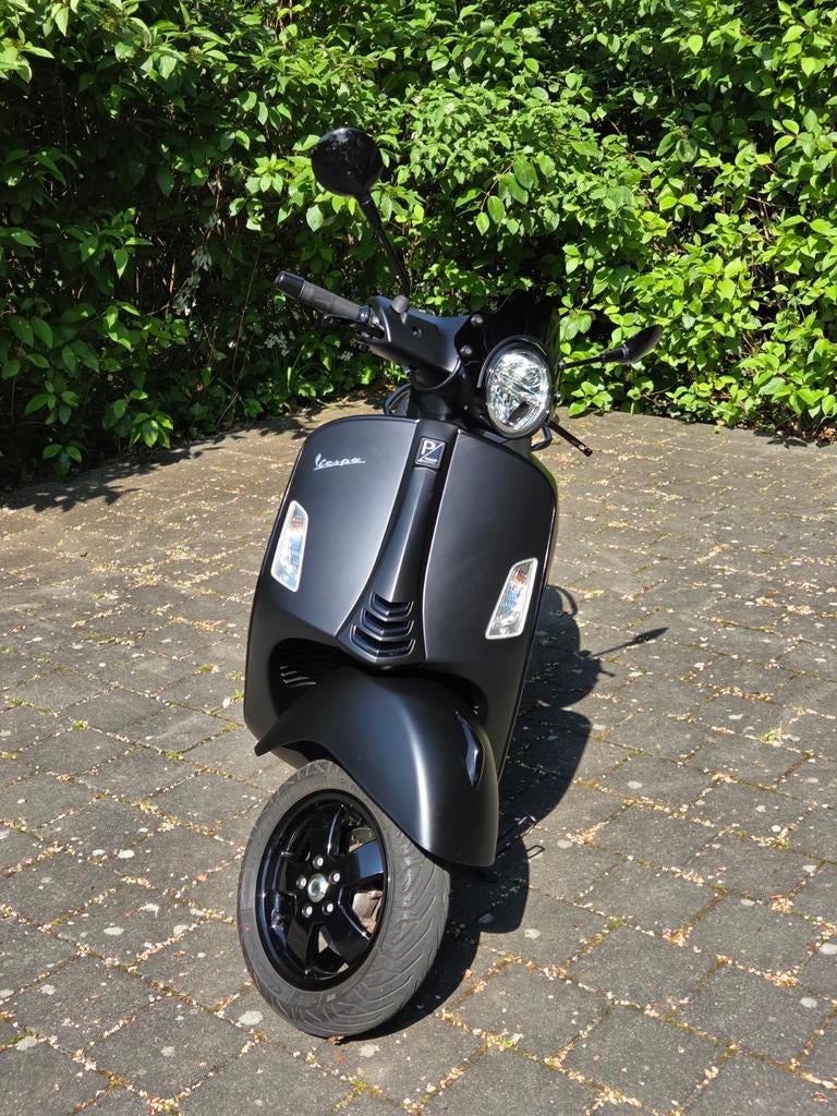 Vespa GTS Super 125cc i-get Notte 19-20, Scooter, Occasion, 125 cc, 11 kW of minder