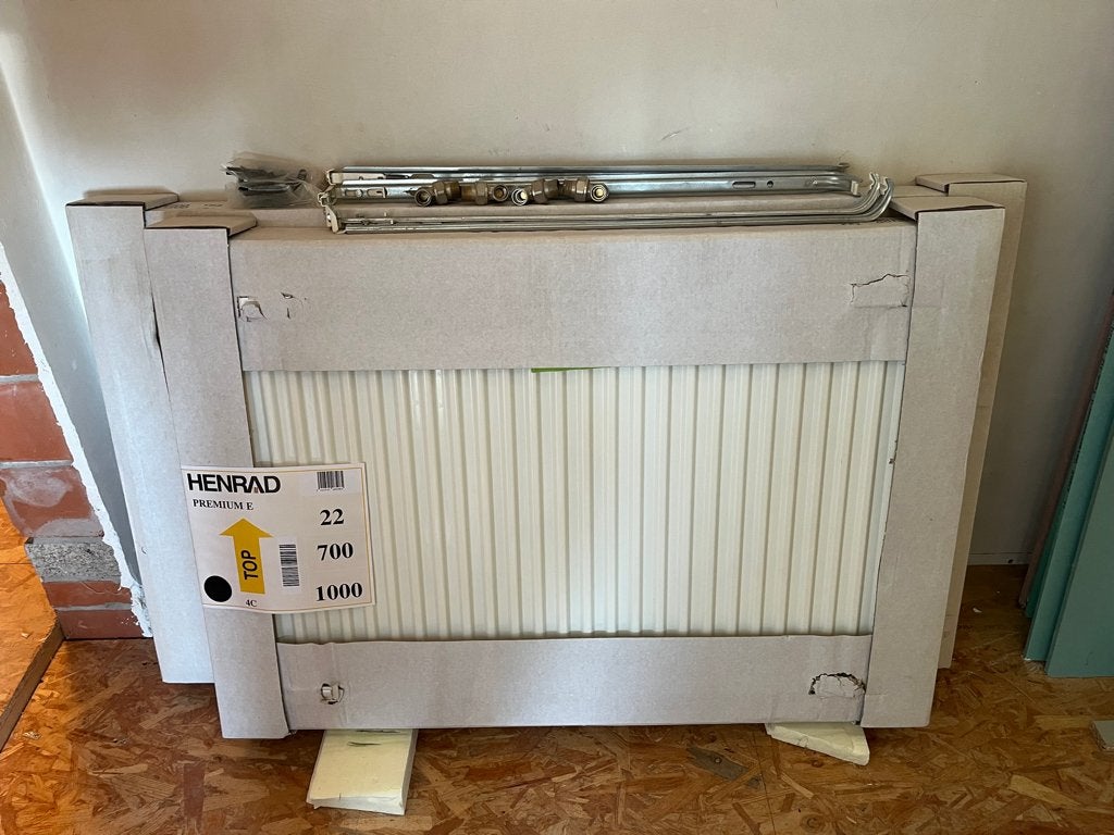 Henrad T22, Bricolage & Construction, Enlèvement, Radiateur, 30 à 80 cm, 60 à 150 cm