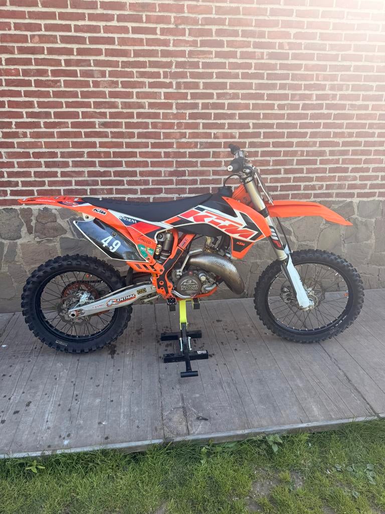 125 sx 2016, Fietsen en Brommers, Brommers | Crossbrommers, 6 versnellingen, 125 cc, Zo goed als nieuw, Ophalen