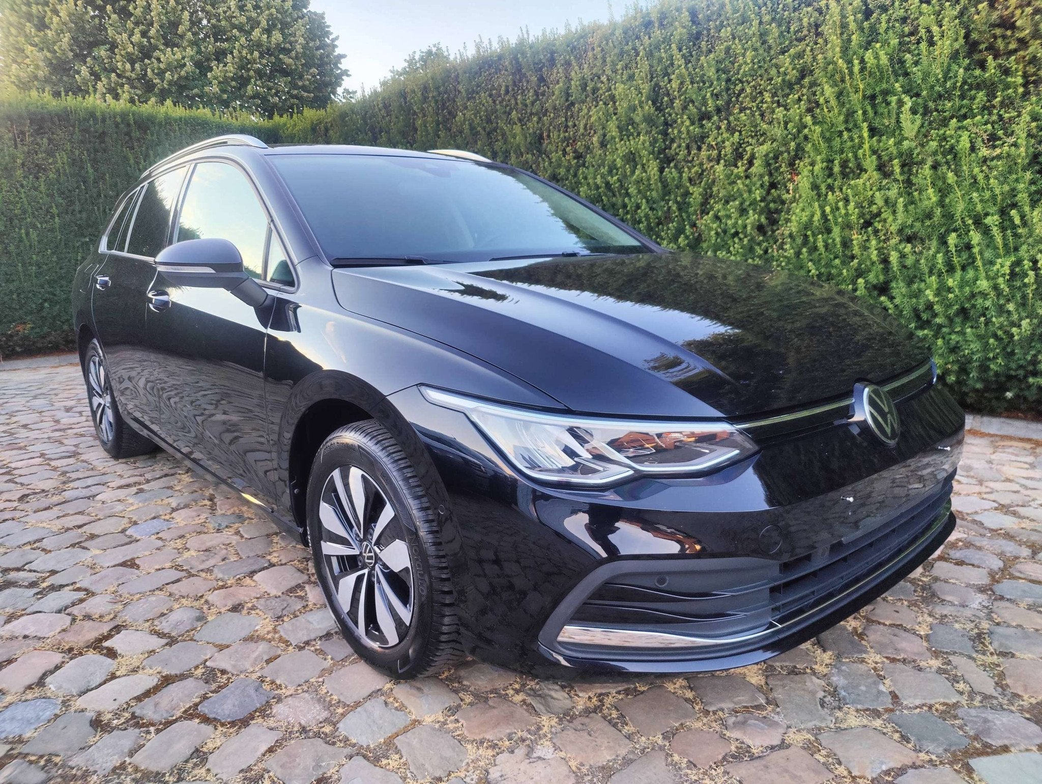 Volkswagen Golf Variant Golf SW 1.5 TSI Move OPF (bj 2024), Voorwielaandrijving, Stof, 4 cilinders, Zwart