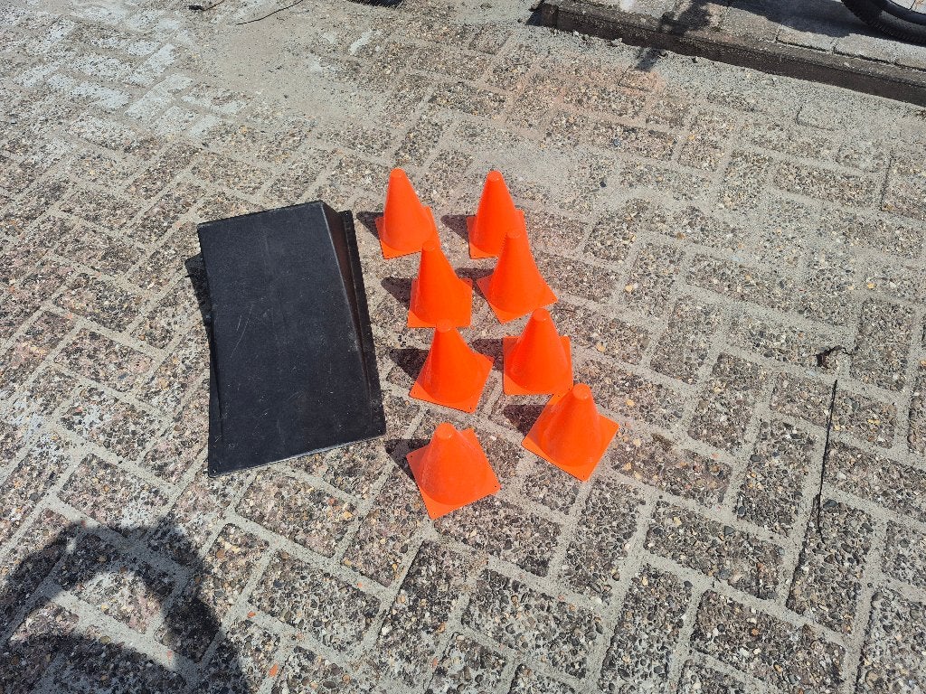 Skate ramp + kegeltjes, Sport en Fitness, Skateboarden, Ophalen, Zo goed als nieuw