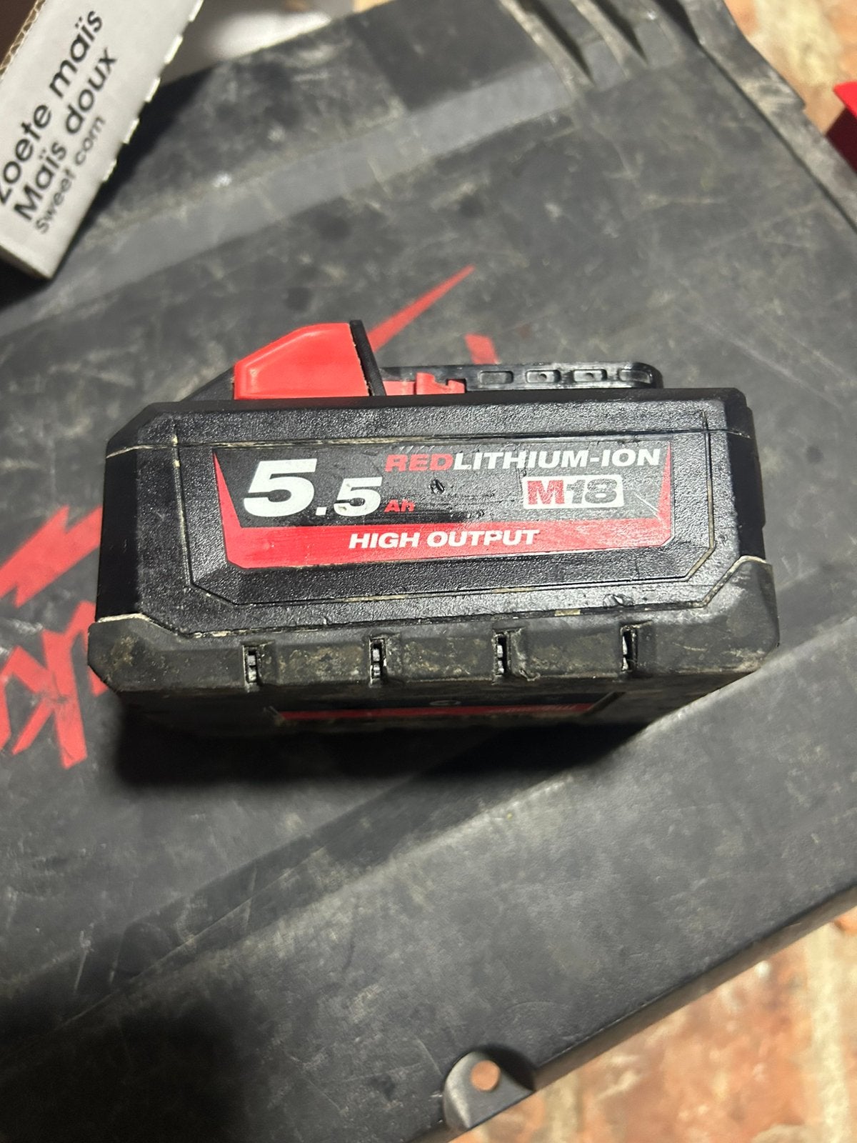 Milwaukee M18 HB5.5 High Output Accu (18V – 5.5 Ah), Ophalen of Verzenden, Zo goed als nieuw