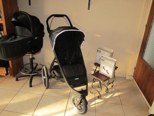 Thule Urban Glide II complete set met reiswieg en toebehoren, Gebruikt, Luchtbanden, Ophalen, Kinderwagen