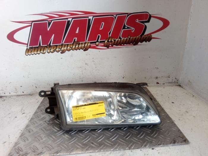 Phare droit d'un Mazda 626, -, -, 3 mois de garantie, Mazda