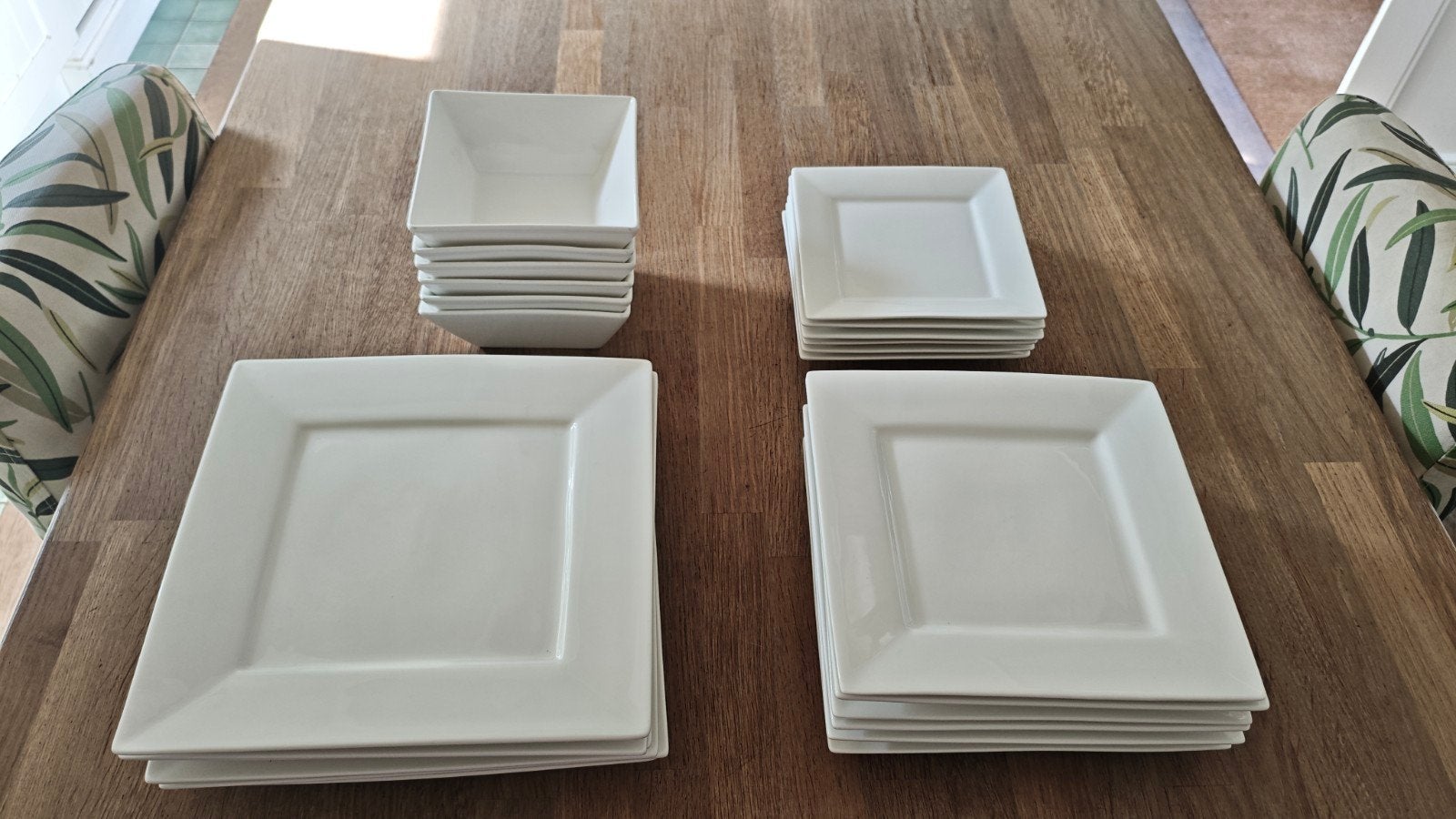 Wit vierkant servies - Borden en kommen set, Huis en Inrichting, Keuken | Servies, Ophalen, Gebruikt, Modern, Bord(en)