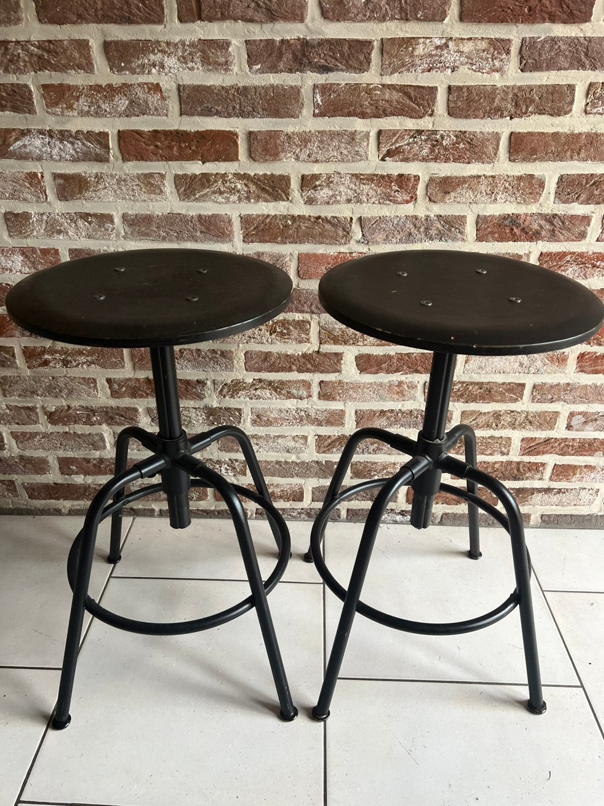 Tabourets reglables en hauteur, 2 tabourets, Enlèvement, Comme neuf, Réglable en hauteur