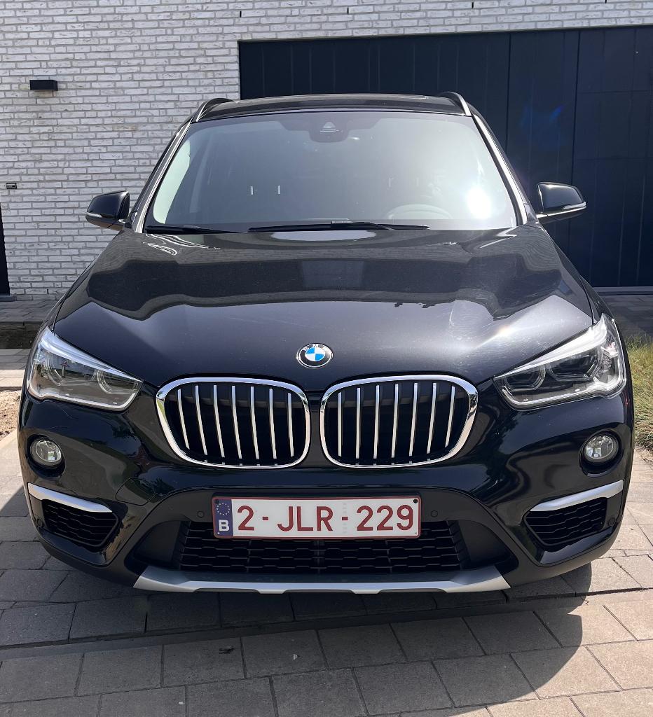 BMW X1 sDrive18 1.5iA-Pano-Camera-Keyless-Trekhaak-Cruise, Autos, Achat, Euro 6, Entretenue par le concessionnaire, Noir