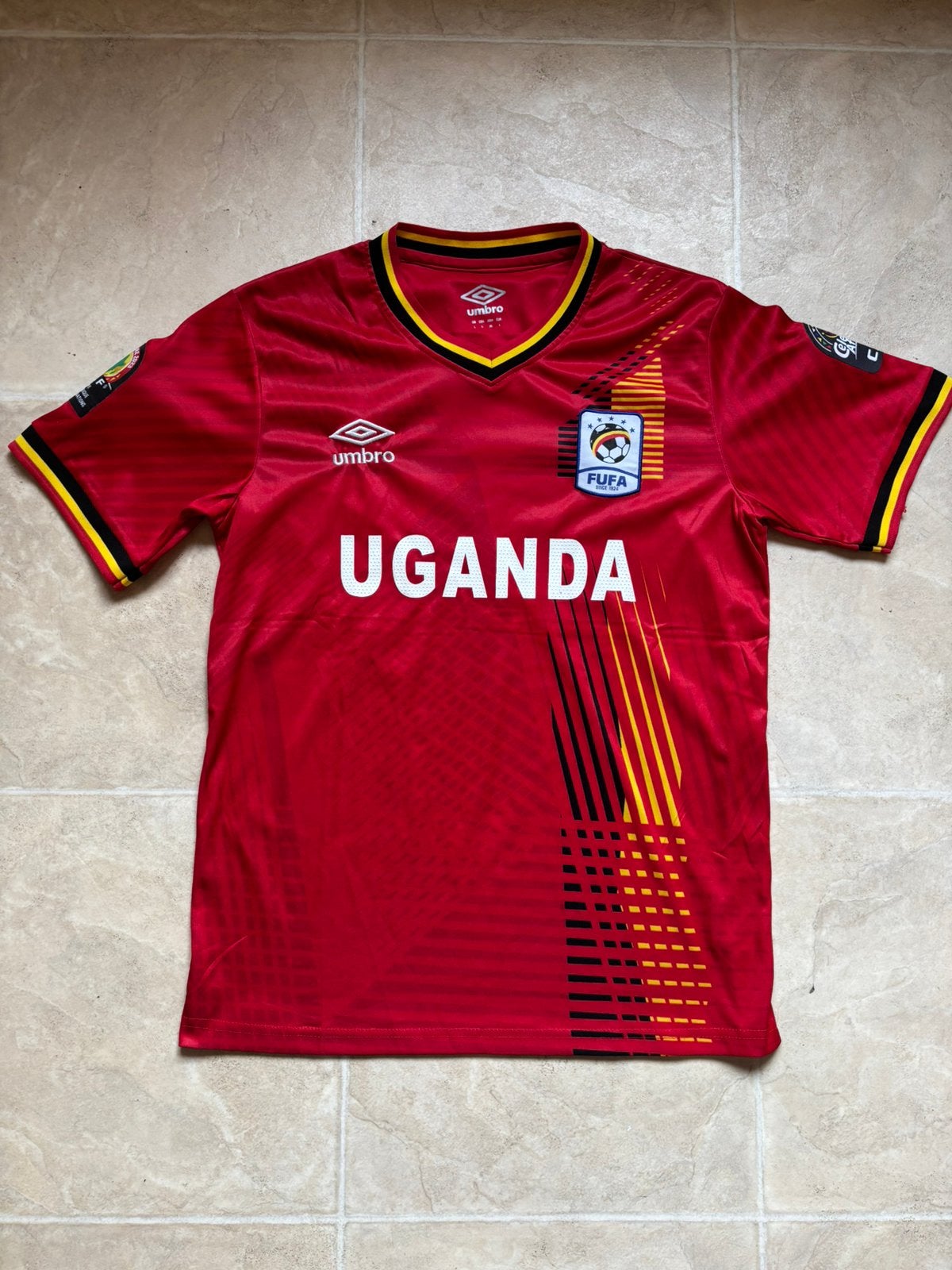 Maillot Ouganda domicile Umbro AFCON 2023 Côte d'Ivoire, Enlèvement ou Envoi, Comme neuf, Maillot