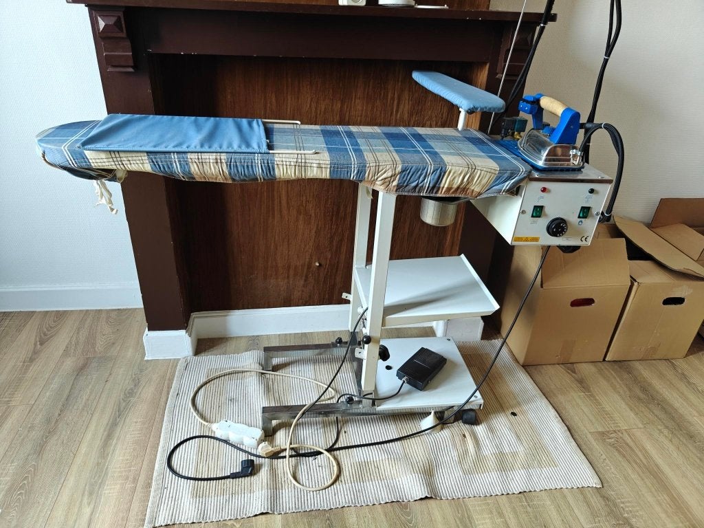 fer à vapeur - semi-professionnel - parfait état, Electroménager, Enlèvement, Comme neuf, Fer à repasser avec cordon