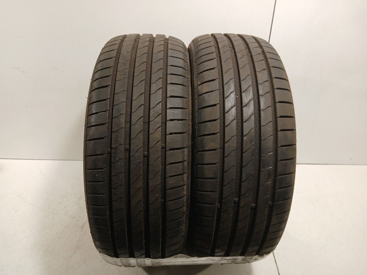 Bandenset 2 stuks Zomer 195 55 R15, Van der Ven Autorecycling B.V., Ettenseweg 76, 4706 PB Roosendaal, The Netherlands, Enlèvement ou Envoi