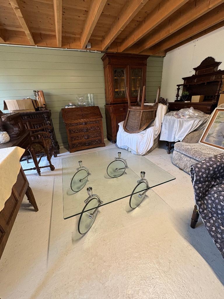 glazen salontafel, Ophalen