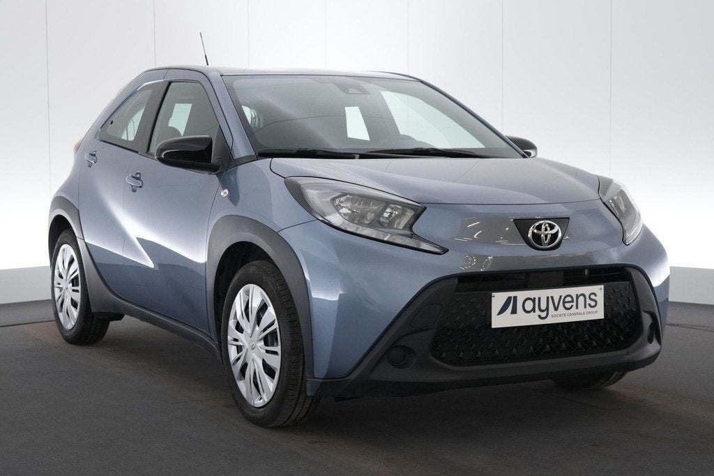 (2FUR118) TOYOTA AYGO X, Auto's, Voorwielaandrijving, 4 zetels, Gebruikt, Blauw