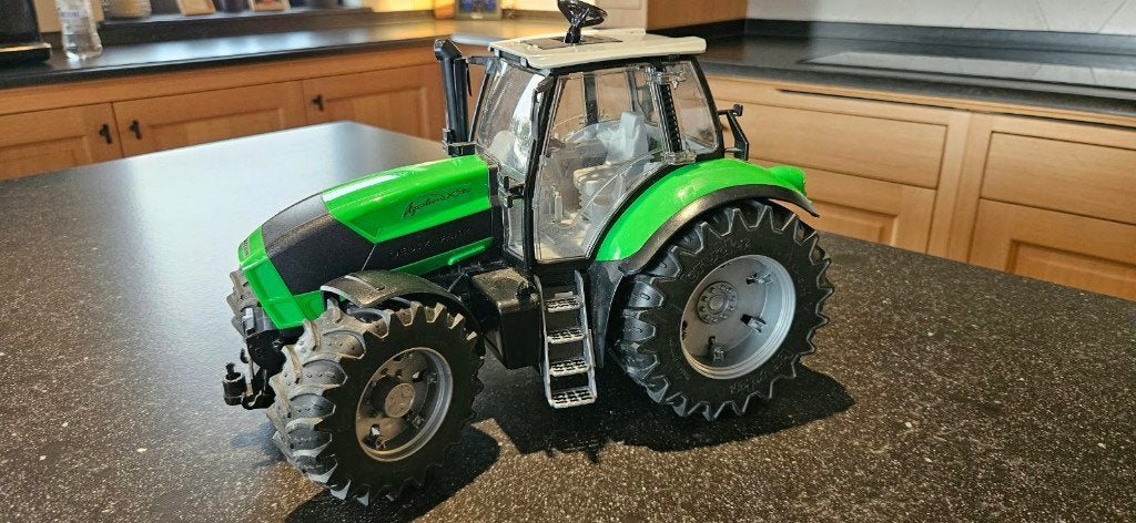 Bruder 3080 Deutz Agrotron X720 tractor, Ophalen of Verzenden, Gebruikt