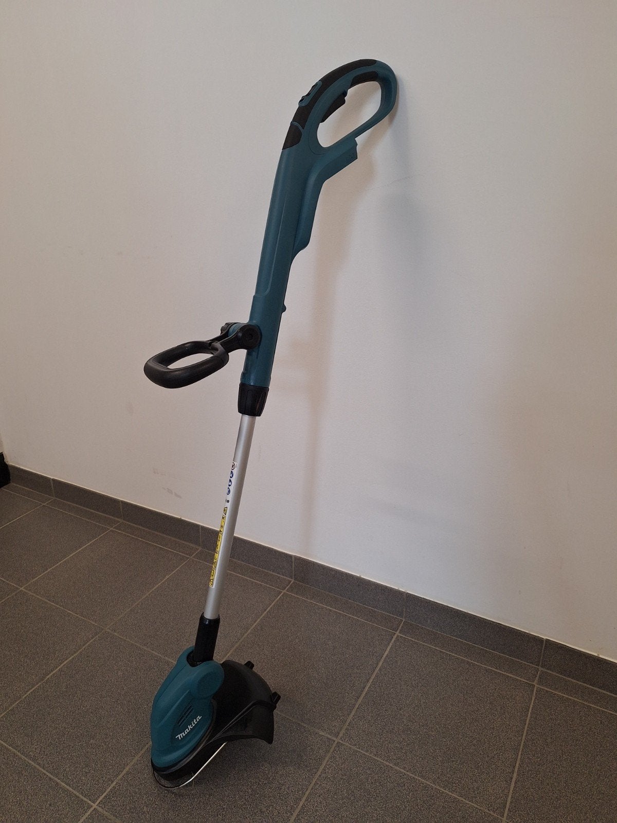 Makita 18v grastrimmer, Ophalen, Zo goed als nieuw, Accu, Makita