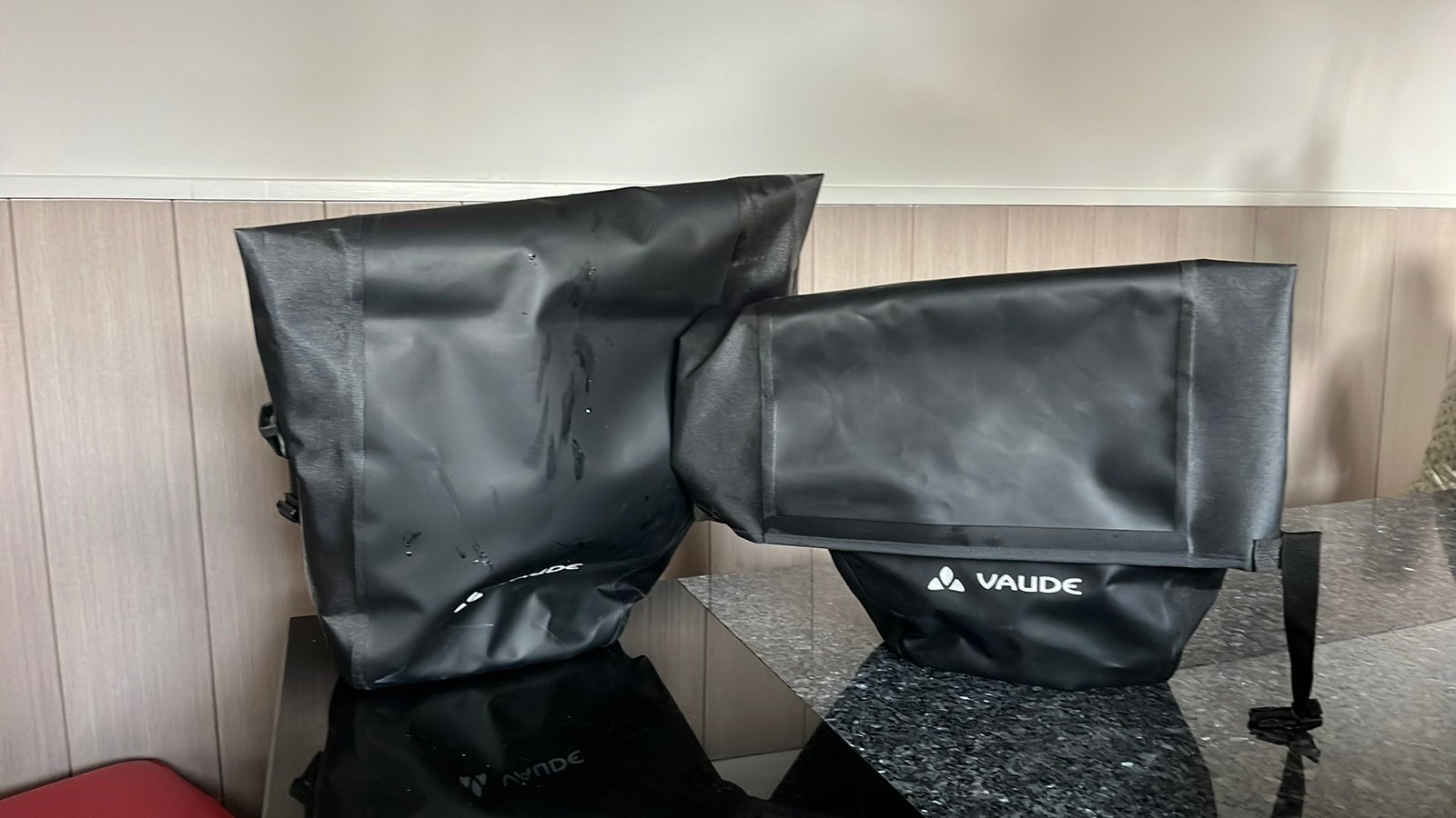VAUDE fietstassenset : 2 waterdichte tassen voor achteraan, Fietsen en Brommers, Fietsaccessoires | Fietstassen, Ophalen of Verzenden