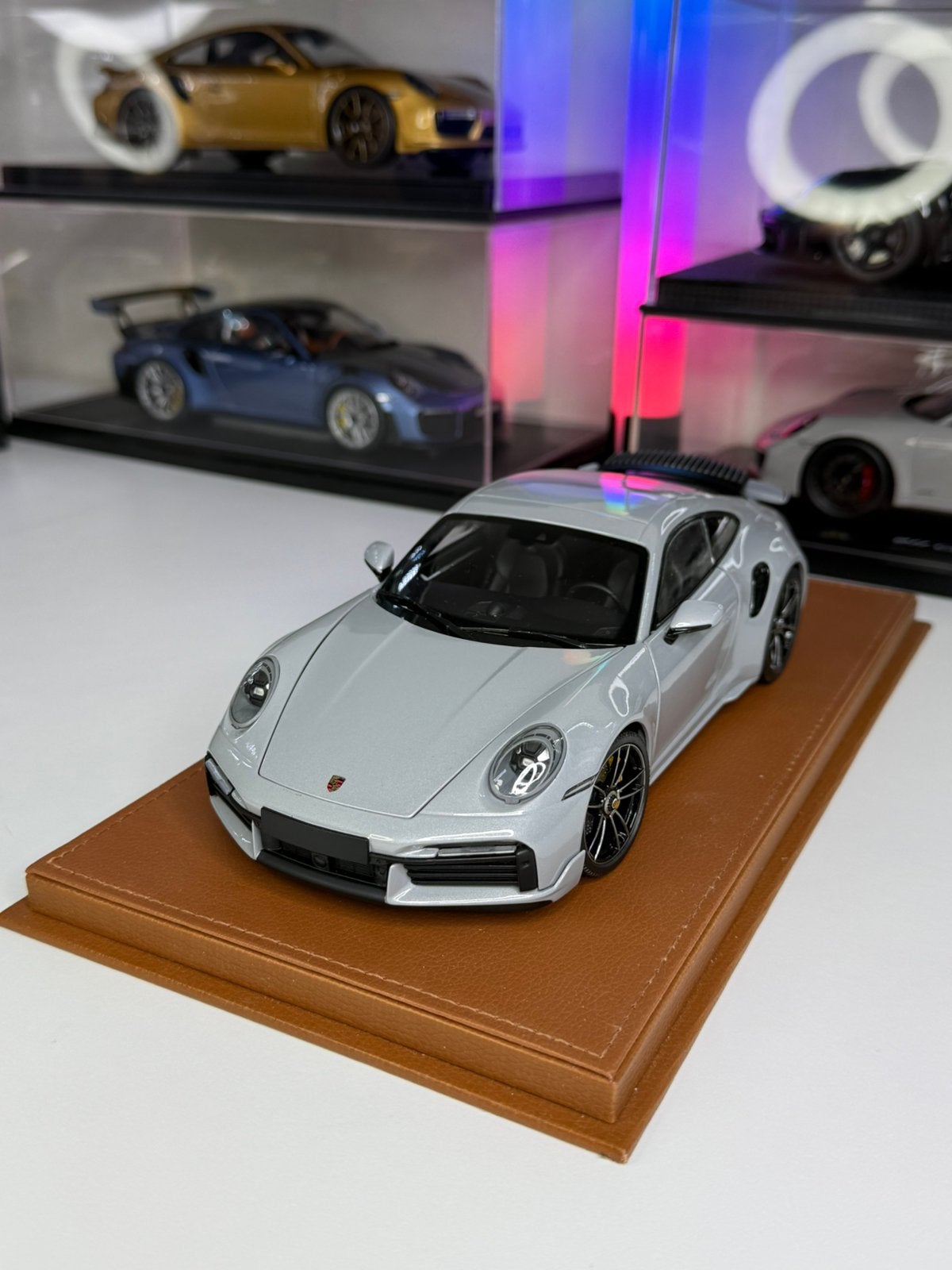 Porsche 911 Turbo S 2020 Minichamps 1/18 (volledig open), Ophalen of Verzenden, Zo goed als nieuw, Auto, Autoart