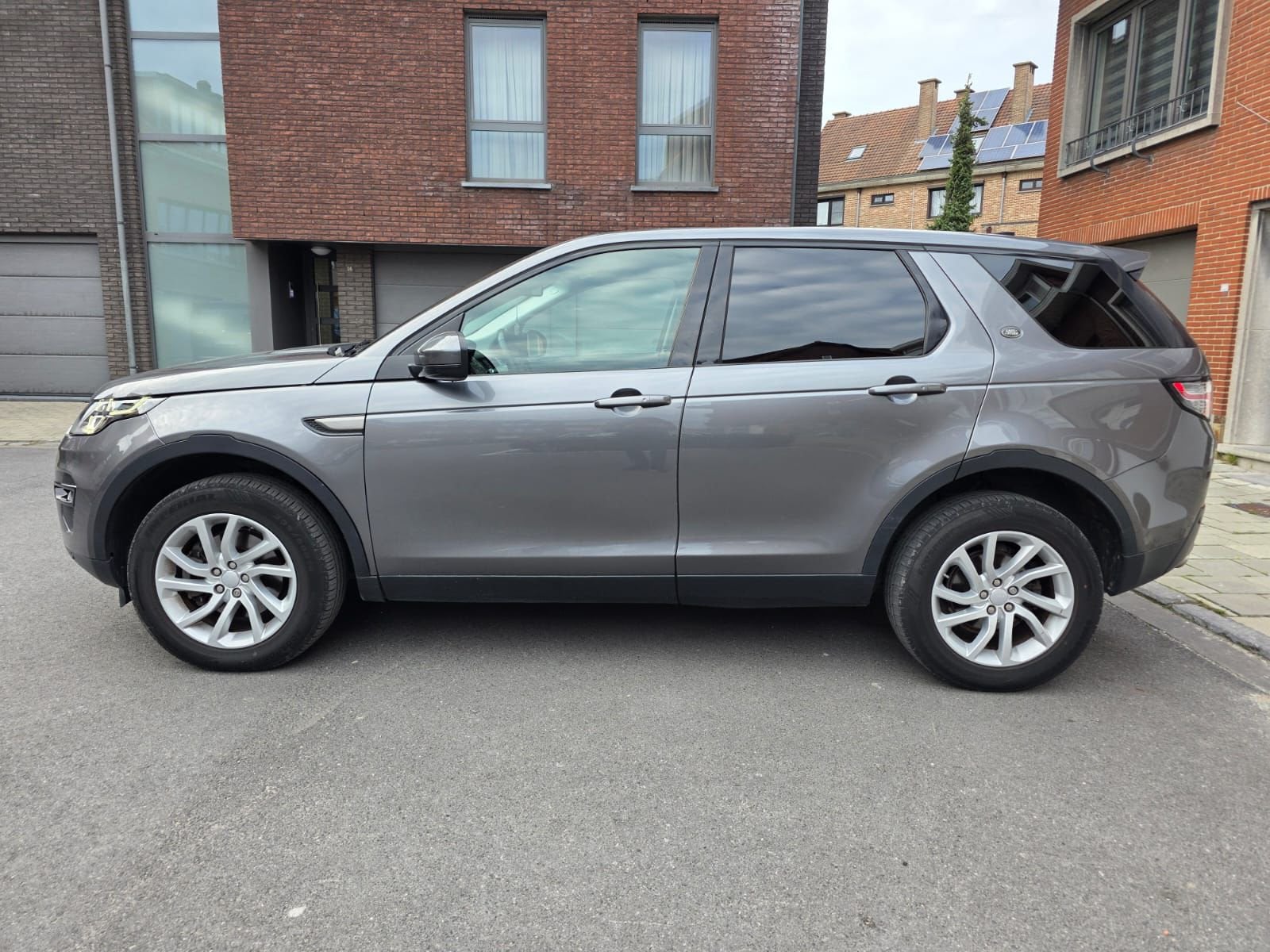 Land rover discovery sport 2.0 D 116000 km 7 zits 12/2017, Auto's, Land Rover, 4 cilinders, Discovery Sport, 7 zetels, Leder