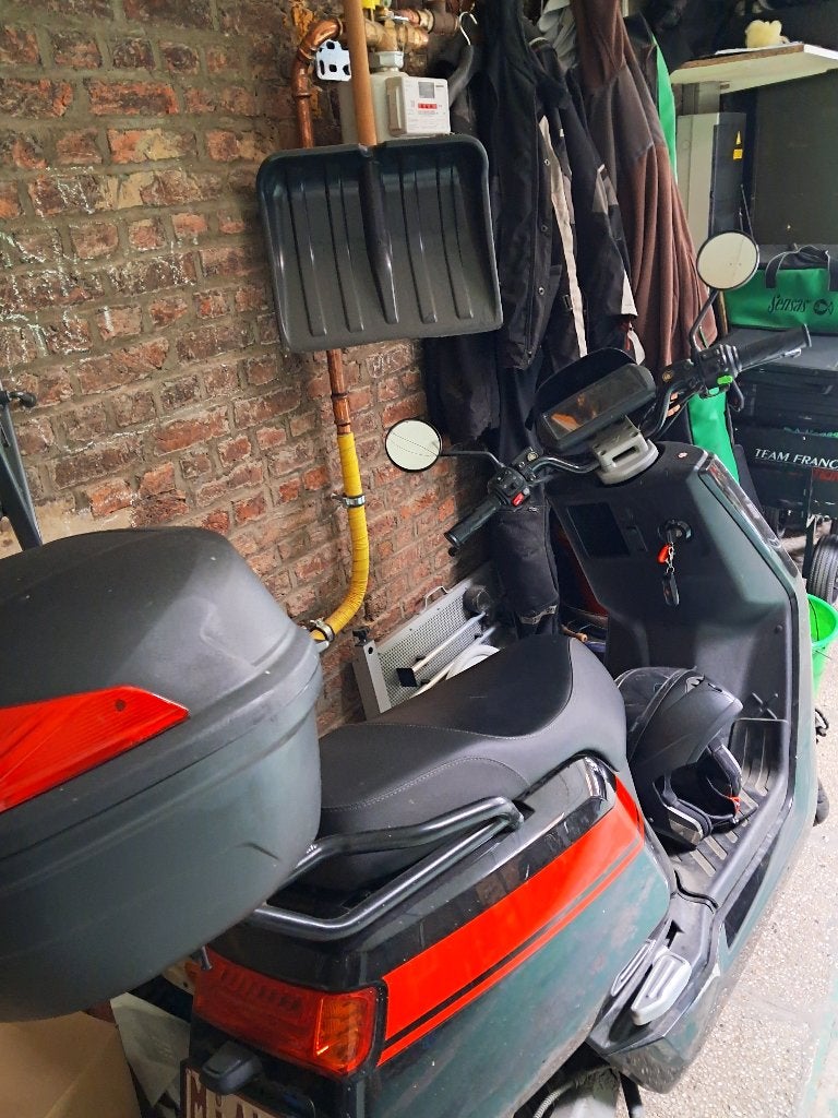 Elektrische scooter/moto, Autres marques, 50 km par batterie ou plus, Comme neuf, 59 cm ou plus