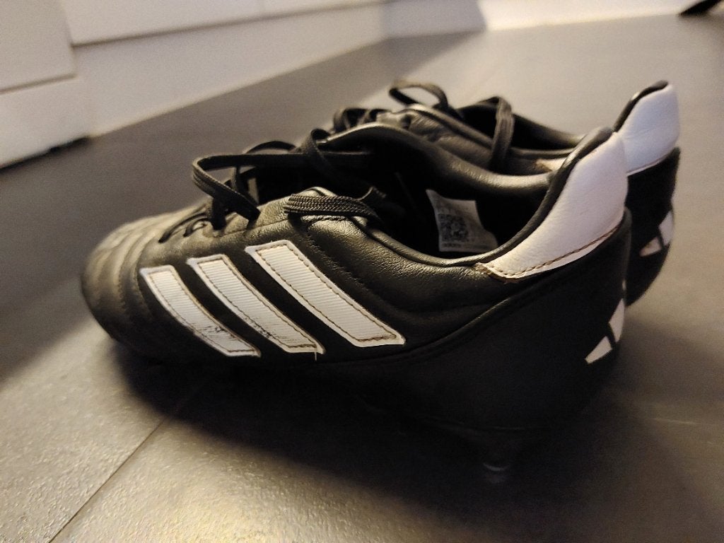 Adidas Voetbalschoenen, Ophalen, Zo goed als nieuw, Schoenen