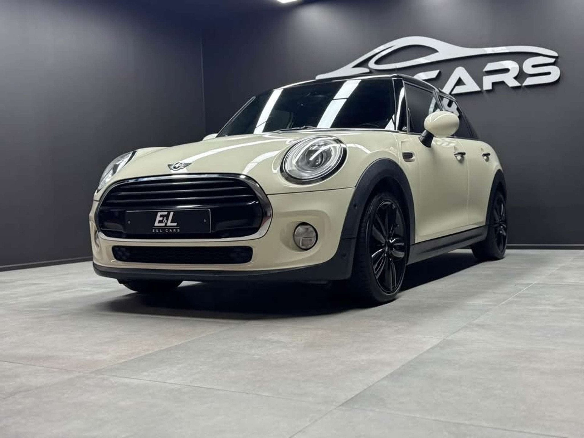 MINI Cooper Mini 1.5A Cooper *12 mois de garantie*, Auto's, Gebruikt, 136 pk, Wit, Bedrijf