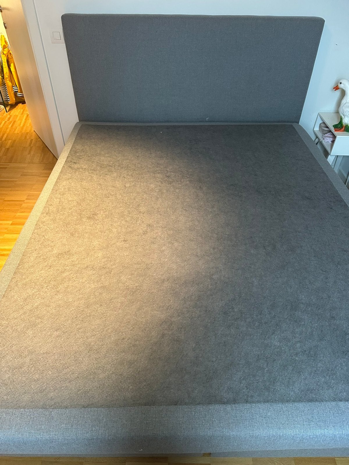 Grijze boxspring, Ophalen, Zacht, Tweepersoons, Zo goed als nieuw