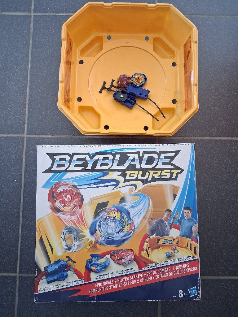 Beyblade Burst 3 sets + extra's, Ophalen of Verzenden, Gebruikt