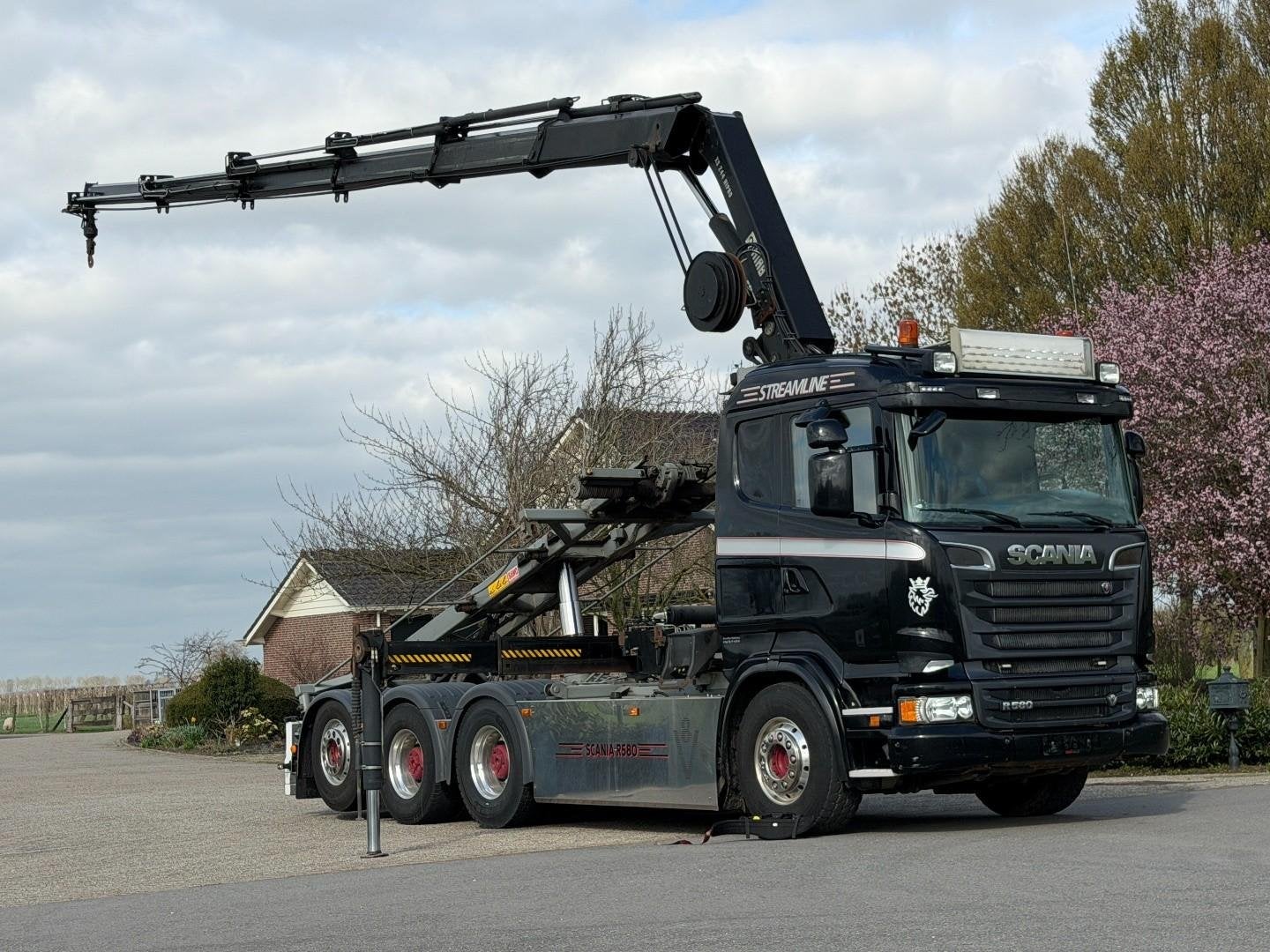 Scania R580 V8 8x4 !TRÈS GRUE TRIPLE HIAB 24 TM!SYSTÈME DE, Autos, Cuir, Achat, Euro 6, Sièges électriques