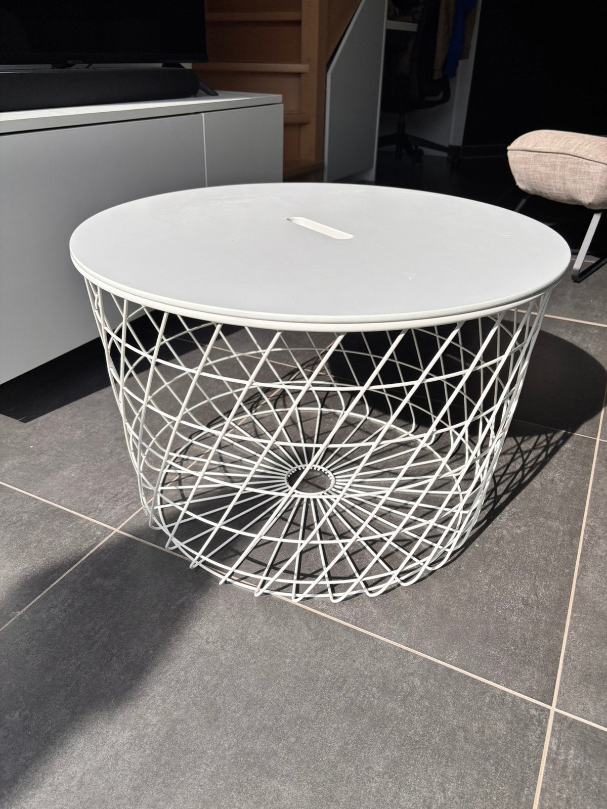 Table coffre / Table basse IKEA 61cm diam, Maison & Meubles, Enlèvement, Comme neuf