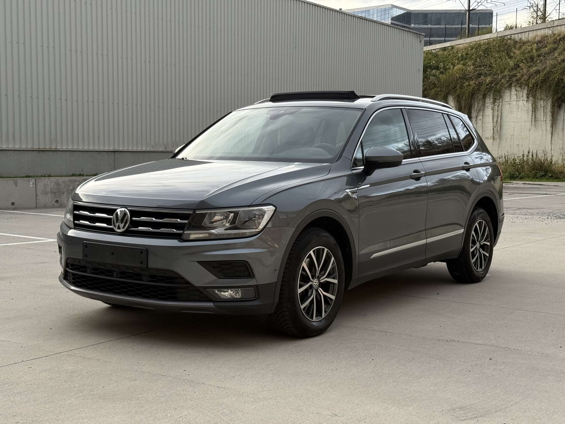 Volkswagen Tiguan ALLSPACE • 7 PLAATSEN • 1.4 TSI • 1S, Autos, 1395 cm³, Argent ou Gris, Achat, Entreprise
