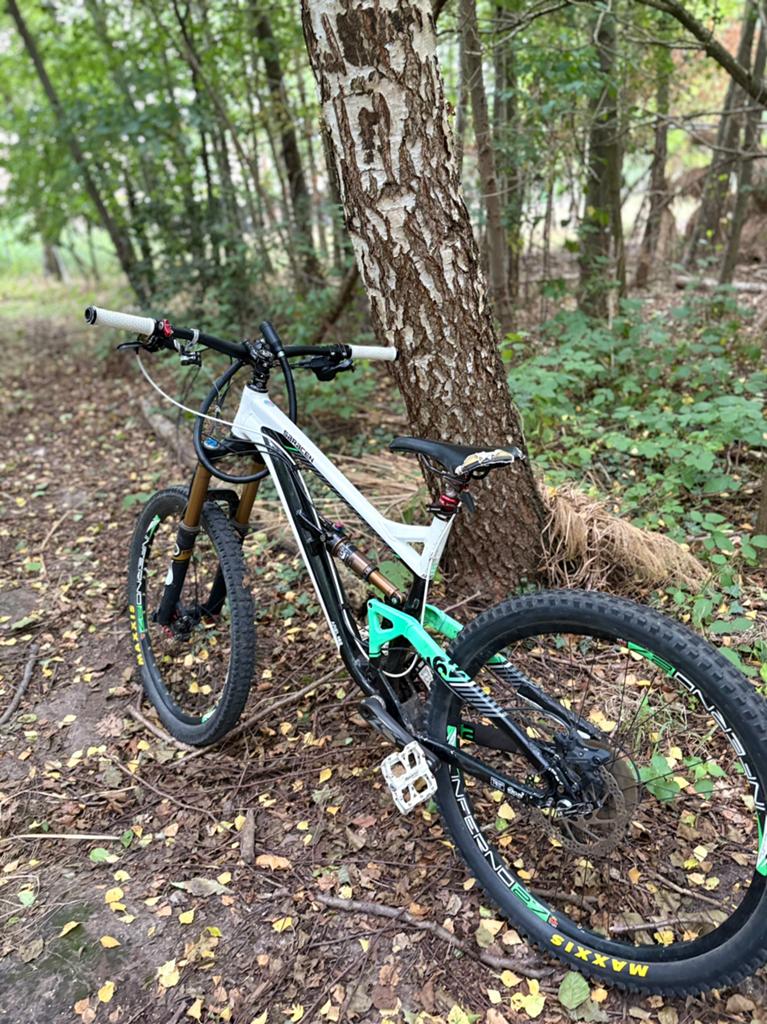 Mtb nog niet eens voor 5 maand gehad werkt nog goed, Fietsen en Brommers, Fietsen | Mountainbikes en ATB, Gebruikt, Schijfrem