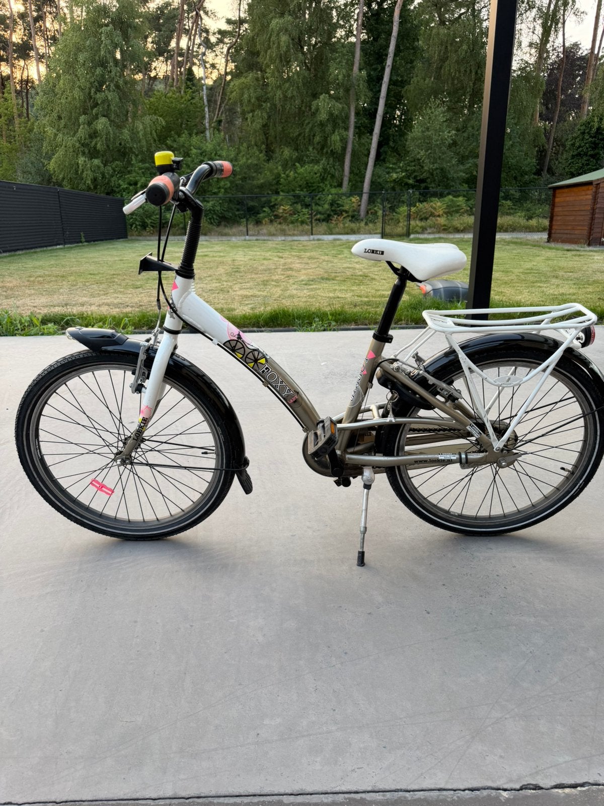 Meisjesfiets te koop, in heel goede staat, Ophalen, Zo goed als nieuw, 22 inch