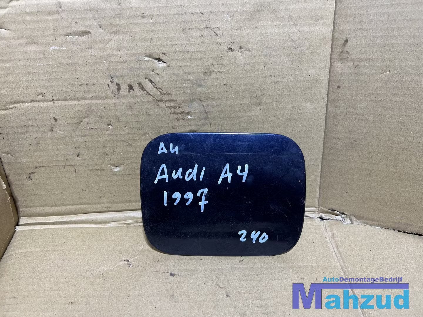 AUDI A4 AVANT B5 Station blauw tankklep 1994-2002, Autos : Pièces & Accessoires, AUDI AG, Auto-Union-Strasse 1
85045  Ingolstadt, DE