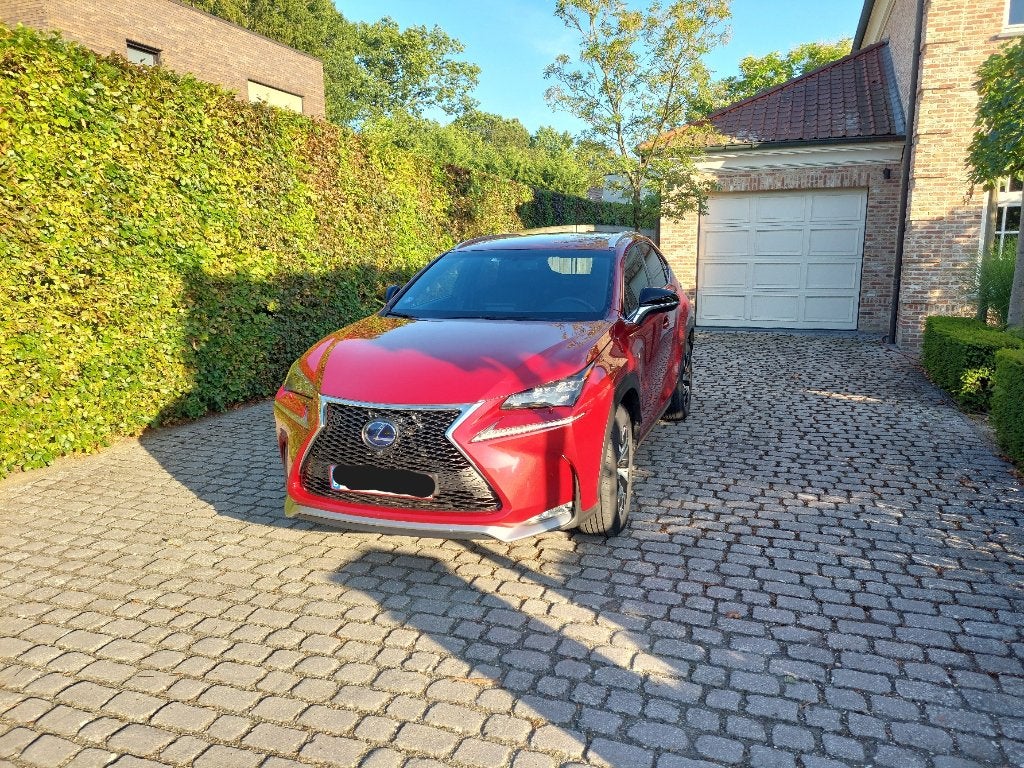 Lexus NX300h Traction intégrale F sport, Autos, Lexus, Particulier, NX, Caméra 360°, 4x4, Caméra de recul, Régulateur de distance