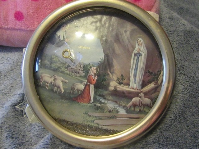 Wanddecoratie  - Lourdes - rond, Huis en Inrichting, Overige stijlen, Ophalen of Verzenden, Gebruikt, Decoratieobject