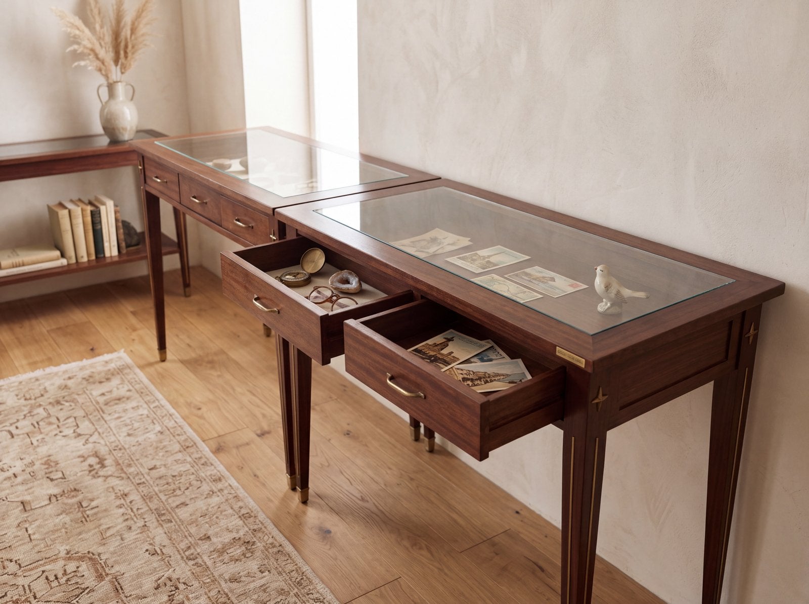 Vintage houten vitrine tafel / toonbank met glazen top, Antiek en Kunst, Ophalen of Verzenden