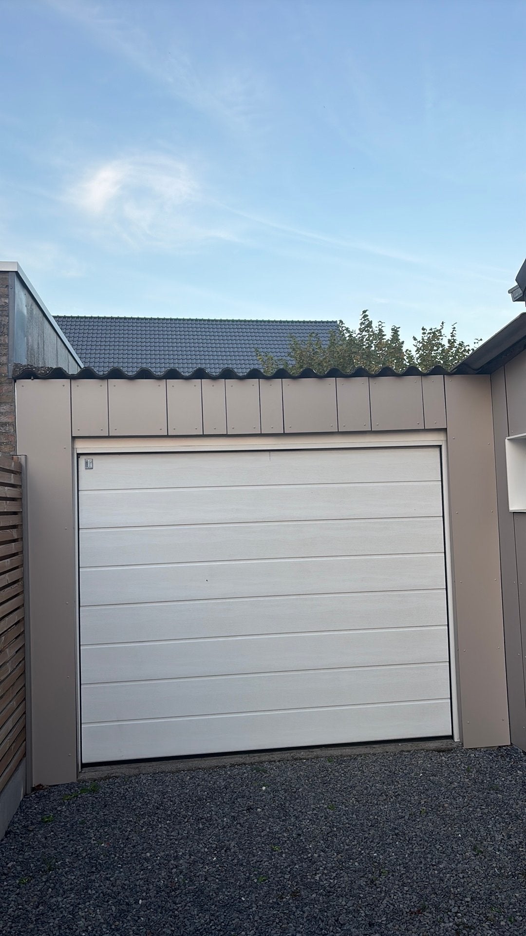 Portail électrique à vendre, 200 cm ou plus, Synthétique, Utilisé, 150 à 200 cm