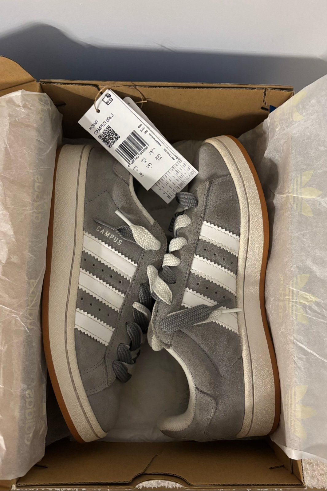 Adidas campus gris/blanc, Gris, Enlèvement ou Envoi, Sneakers et Baskets, Comme neuf