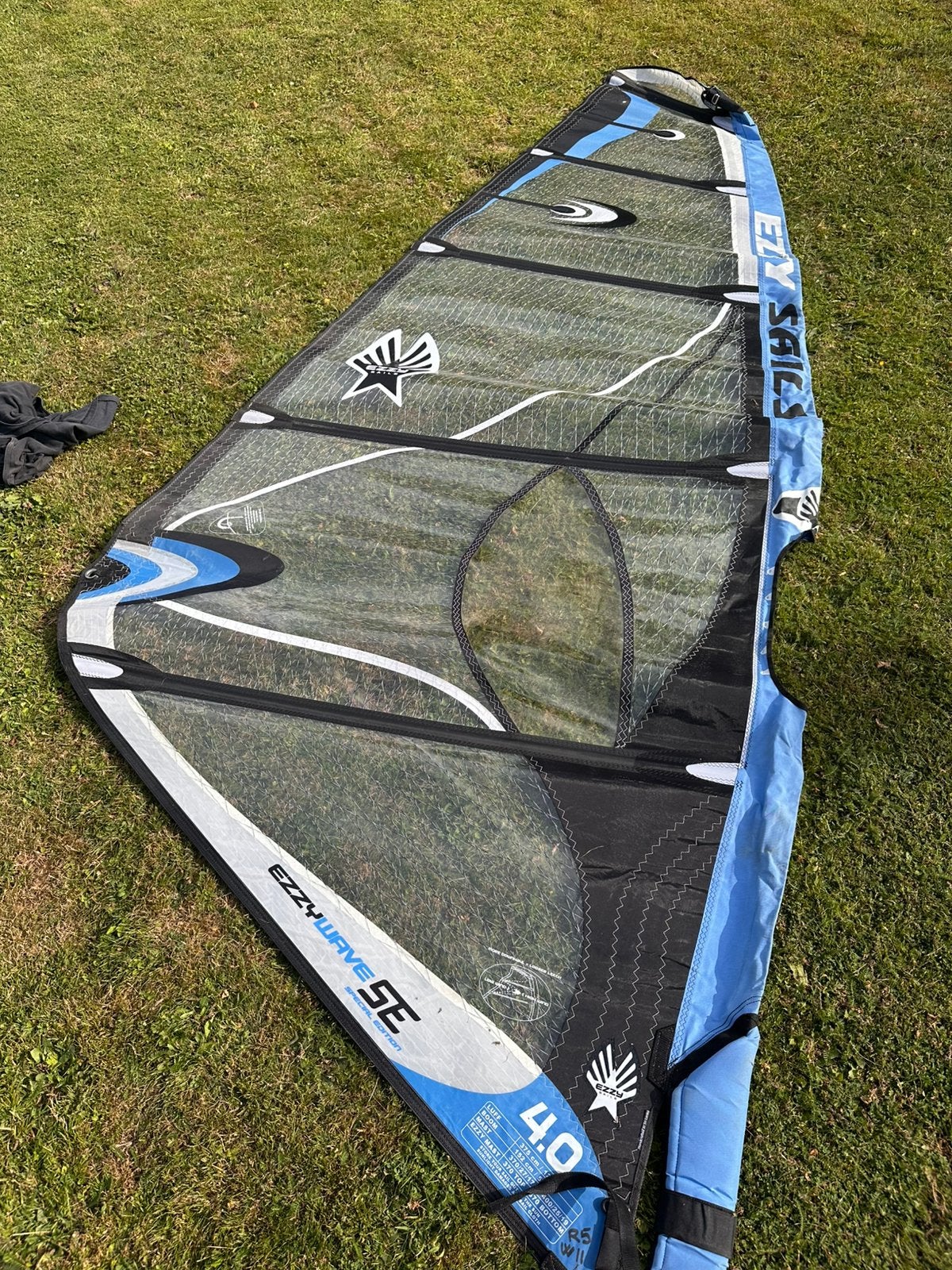 Ezzy Wave SE 4.0 m² ( neuf ), Sports nautiques & Bateaux, Planche à voile sur vague, Neuf, Funboard, Avec ailerons, Enlèvement
