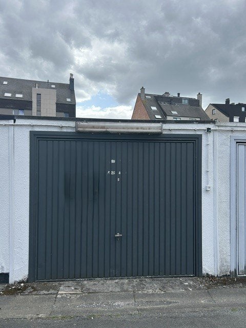 Individuele garage te huur centrum Ninove, Immo, Garages & Places de parking, Province de Flandre-Orientale