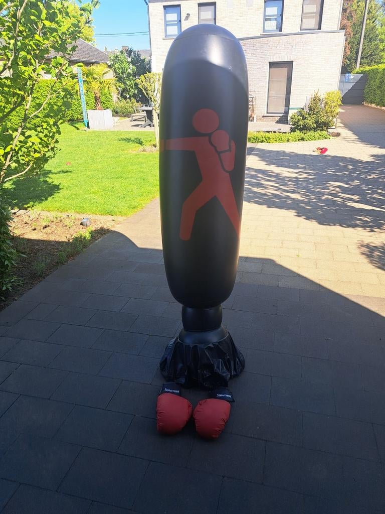 Bokskussen met bokshandschoenen, Ophalen, Bokshandschoenen
