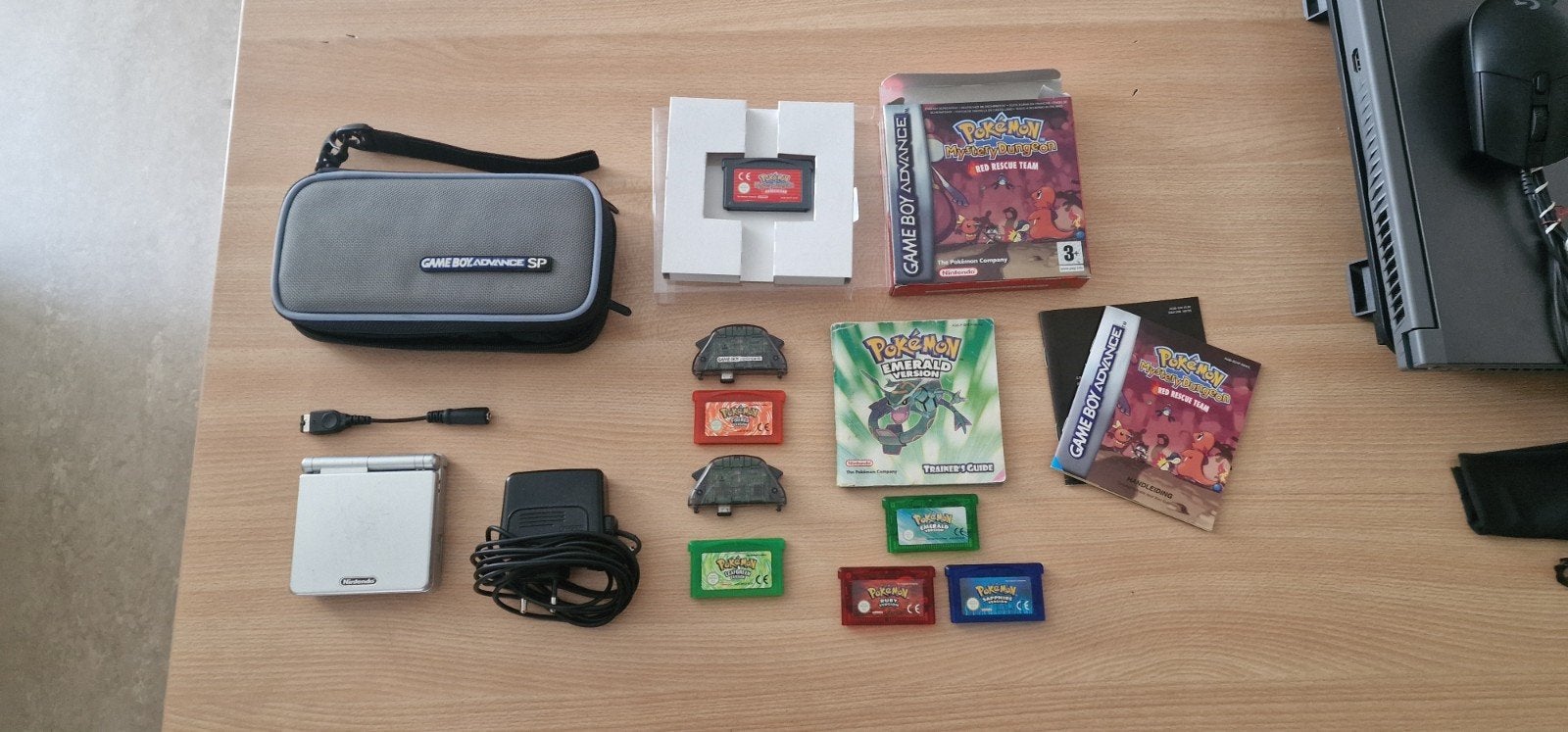 GBA SP Silver met originele Pokémon games MOET NU WEG, Games en Spelcomputers, Ophalen of Verzenden, Gebruikt, Game Boy Advance SP