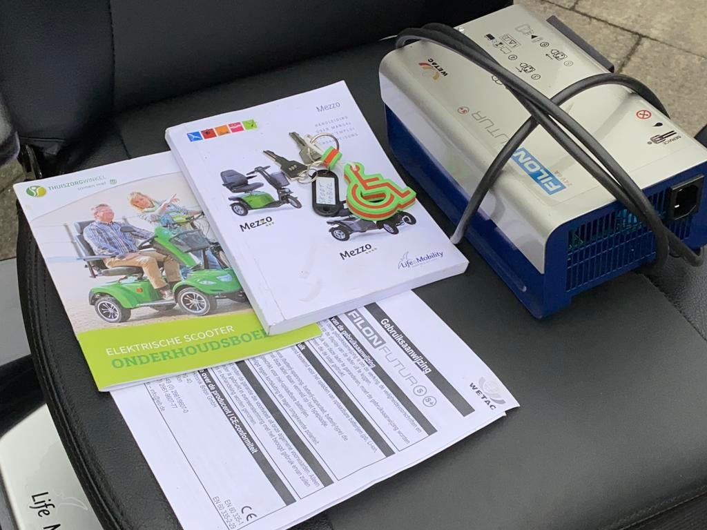 L & M Mezzo 4 Scootmobiel Elektrische Invalide Scooter, Ophalen of Verzenden, Inklapbaar, Zo goed als nieuw, Elektrische rolstoel