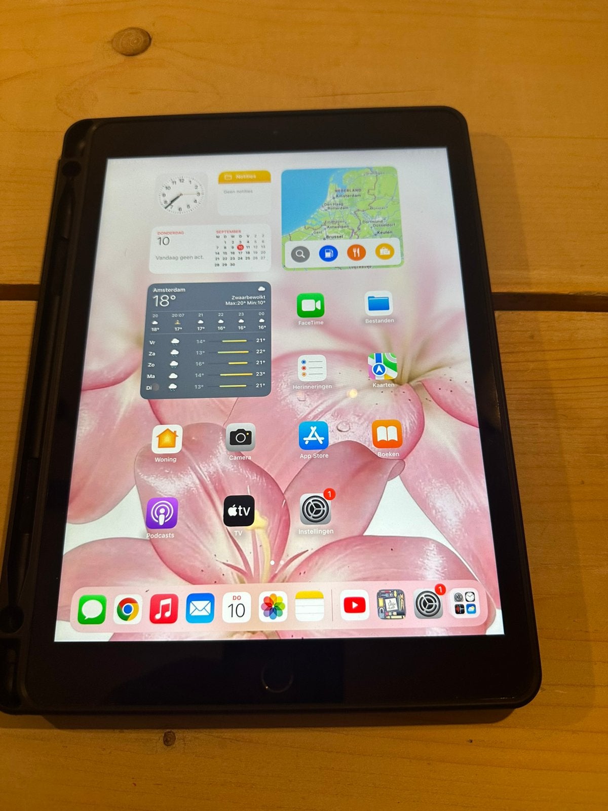 Apple iPad (2020) – 32 GB – Spacegrijs + Beschermhoes, Computers en Software, Ophalen of Verzenden, Zo goed als nieuw, Apple iPad