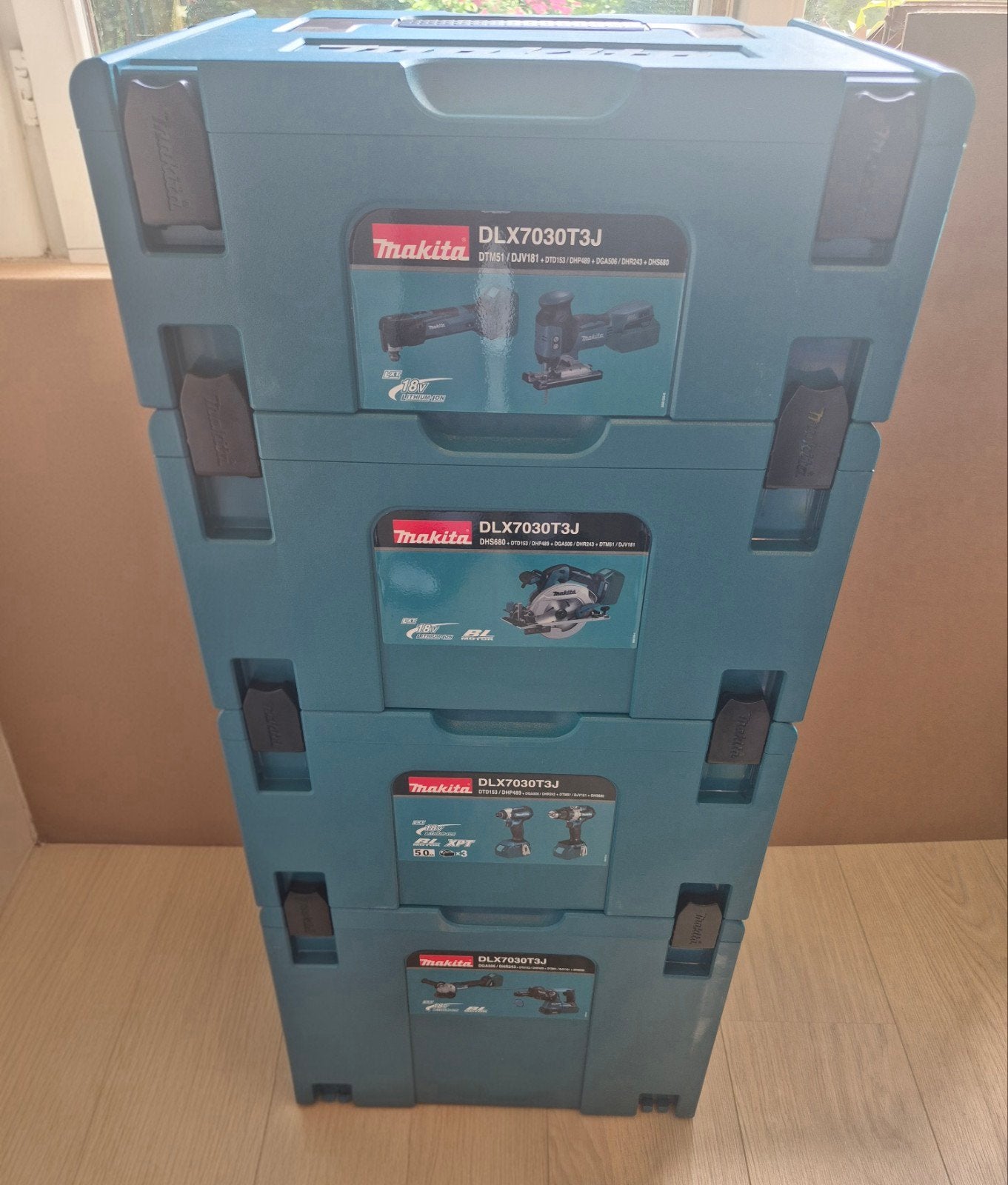 Makita pack 7 Machine  DLX7030T3J, Bricolage & Construction, Outillage | Foreuses, Neuf, Foreuse et Perceuse