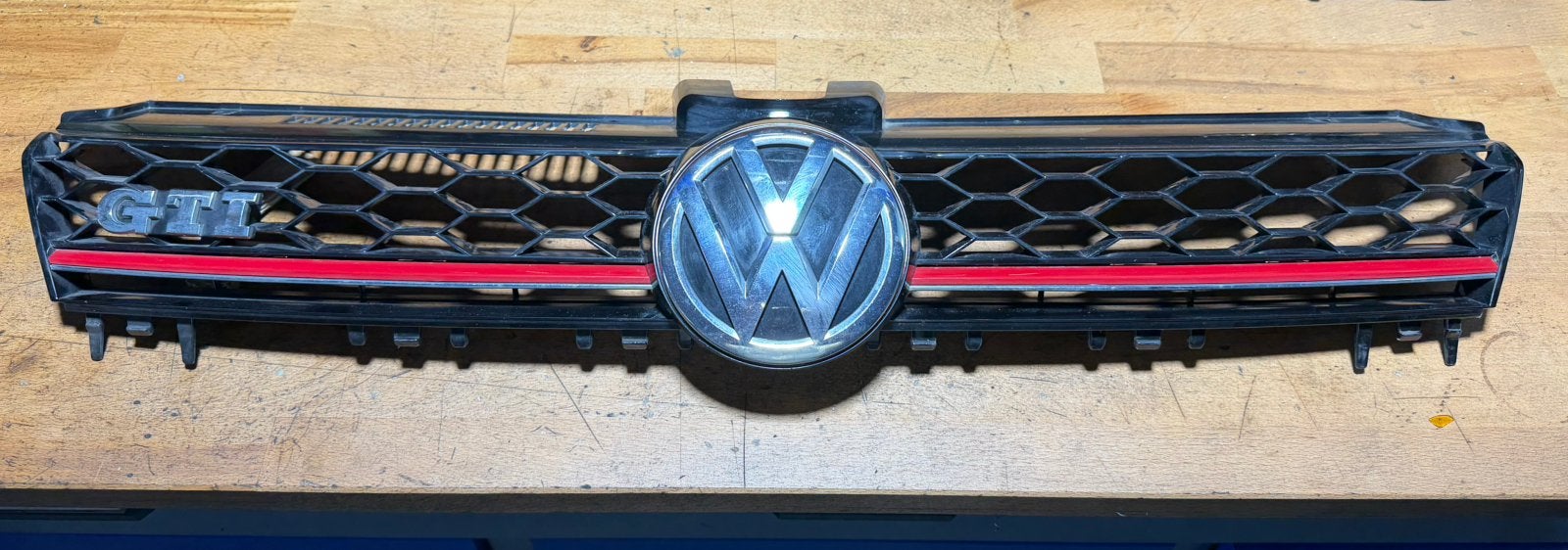 Calandre VW GOLF7 GTI avec insigne, Enlèvement, Utilisé, Avant, Volkswagen