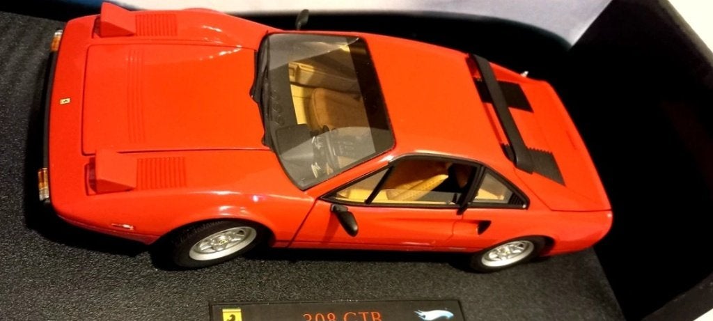 1/18 Ferrari 308 GTB Quattrovalvole 1982 Hotwheels Elite, Enlèvement ou Envoi, Comme neuf, Voiture, Hot Wheels