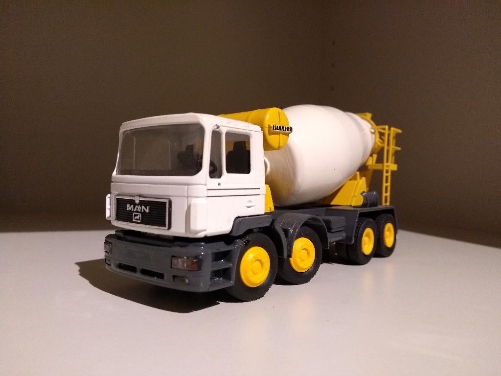M.A.N betonmixer, Hobby en Vrije tijd, Modelauto's | 1:50, Ophalen of Verzenden, Zo goed als nieuw, Bus of Vrachtwagen, Conrad