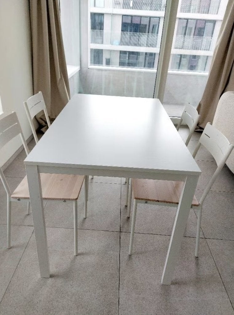 Table a manger, Maison & Meubles, Quatre personnes, Comme neuf, 100 à 150 cm, Enlèvement
